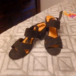 Black platform Heels